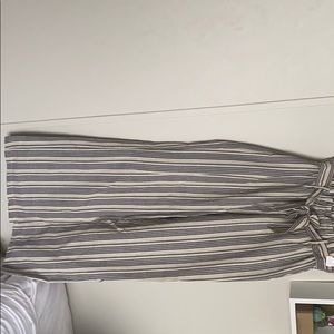 Old Navy Women's Mid-Rise Wide-Leg Pants.